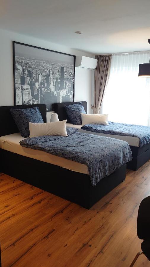 Maxim Apartments ماينتس المظهر الخارجي الصورة