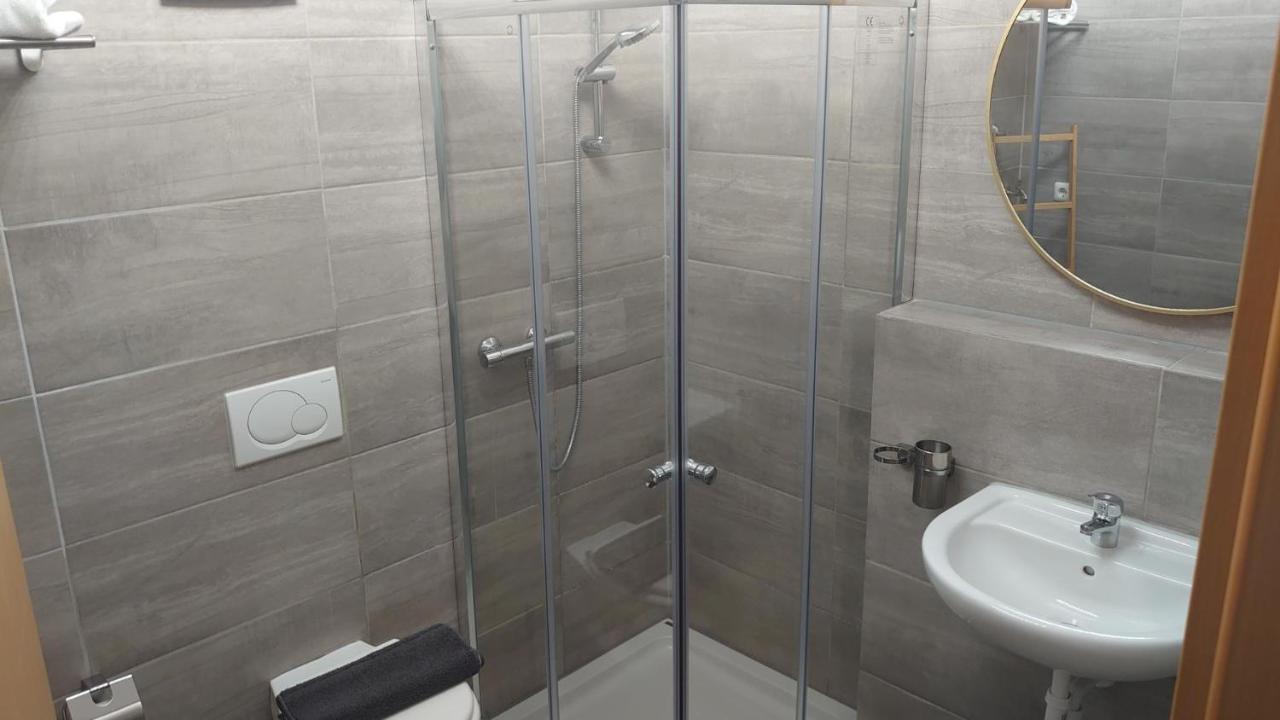 Maxim Apartments ماينتس المظهر الخارجي الصورة